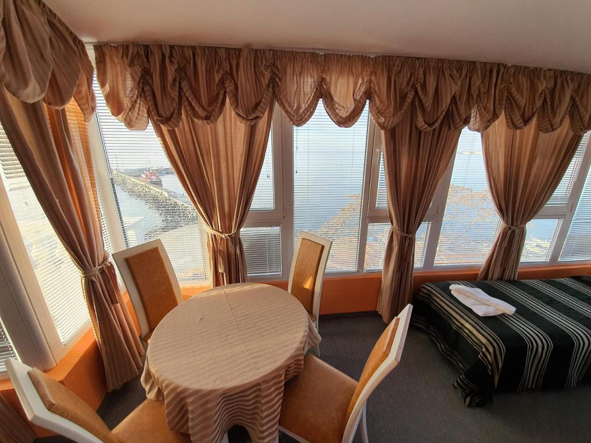 Family Hotel Paros ポモリエ エクステリア 写真