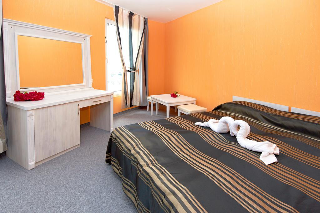 Family Hotel Paros ポモリエ 部屋 写真